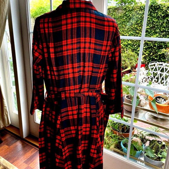 Vtg. Bard's Women’s M L Wool blend bath robe red plaid - Picture 6 of 13
